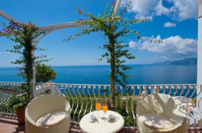 Casa Sunset, Among the stairs of Praiano